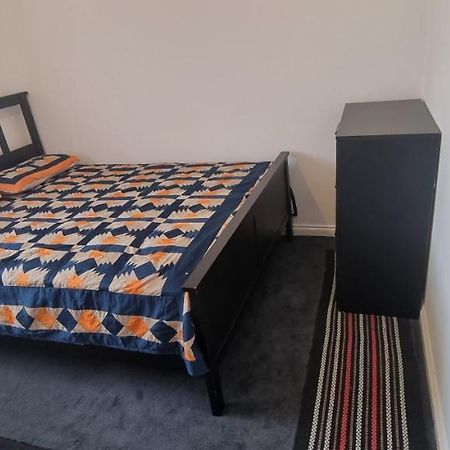 Very Nice Two Bedroom Apartment In Лондон Экстерьер фото